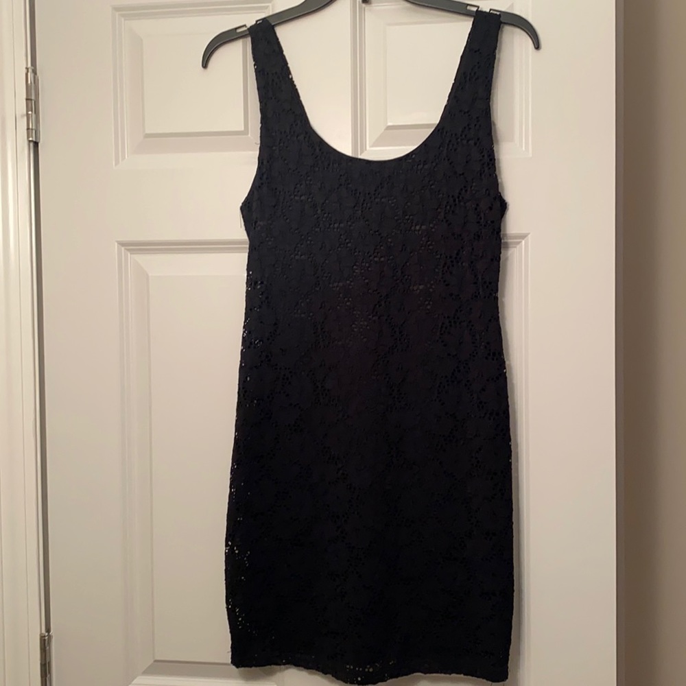 Sleeveless Black laced Bodycon dress